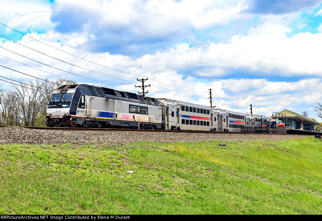 NJT 4501 on train 5518